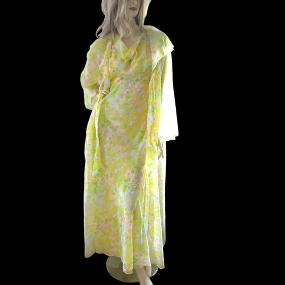 70s Designer Yellow Floral Chiffon Gown & Peignoir Set by Matej for Odette Barsa - Picture 13 of 16